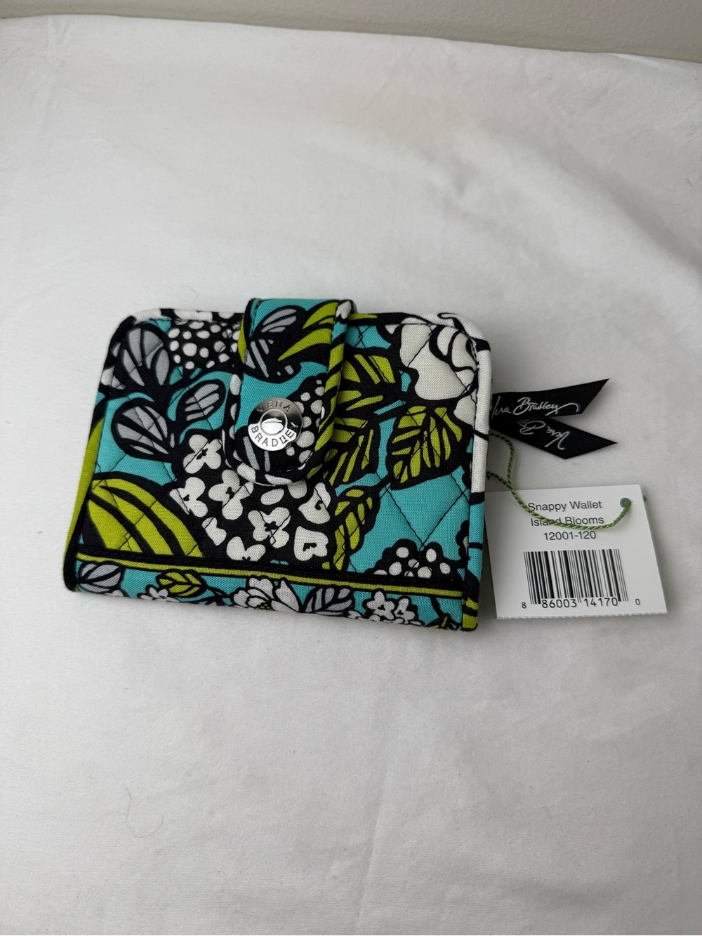 NWT Vera Bradley Island Blooms Snappy Wallet